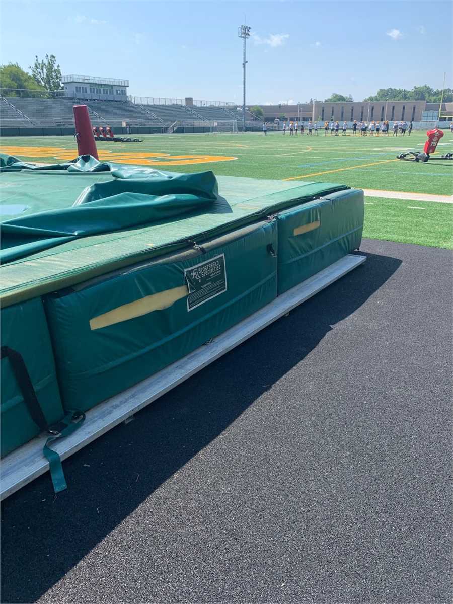 Pole Vault Mats set) Online Government Auctions of Government