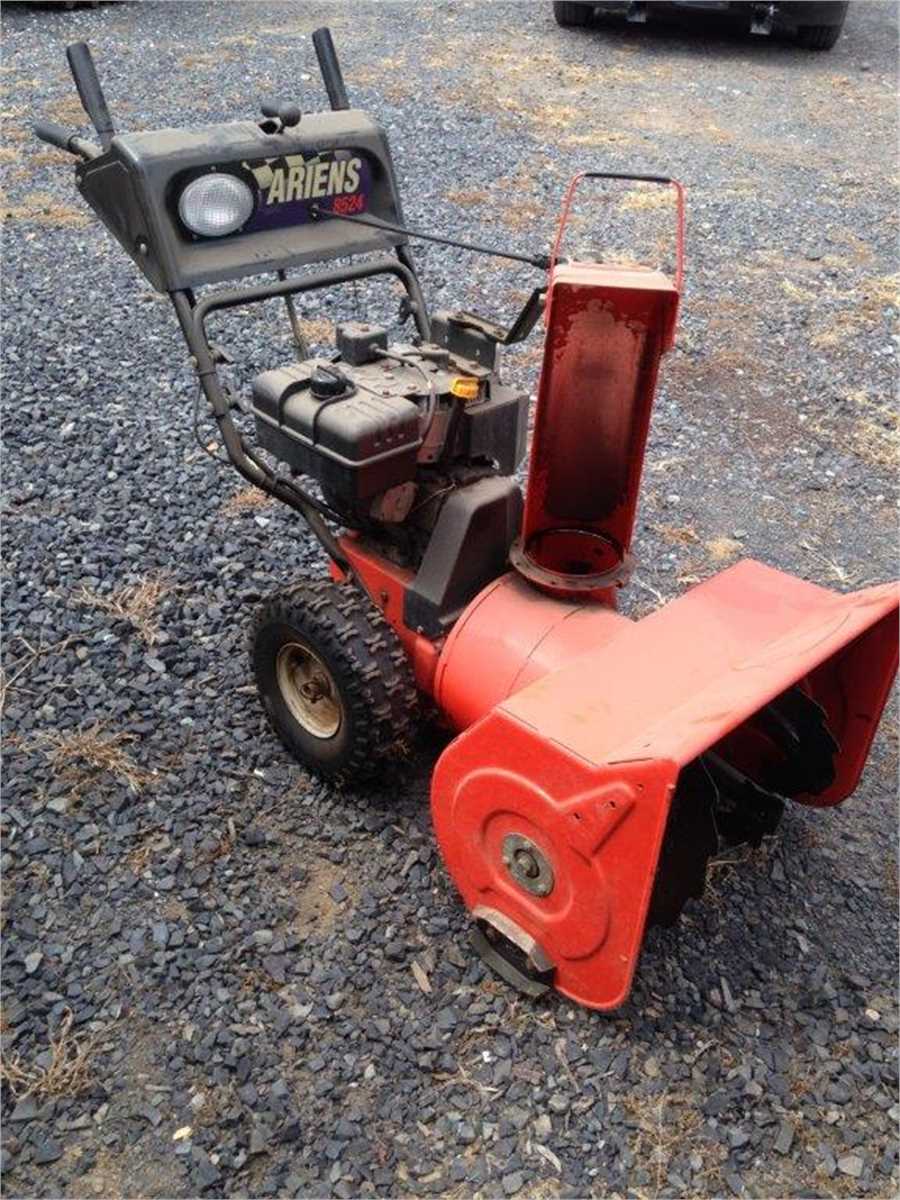 Ariens 8524 Snow Blower Model 932104. Runs Online Government Auctions