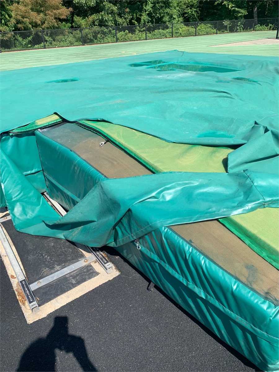 Pole Vault Mats set) Online Government Auctions of Government