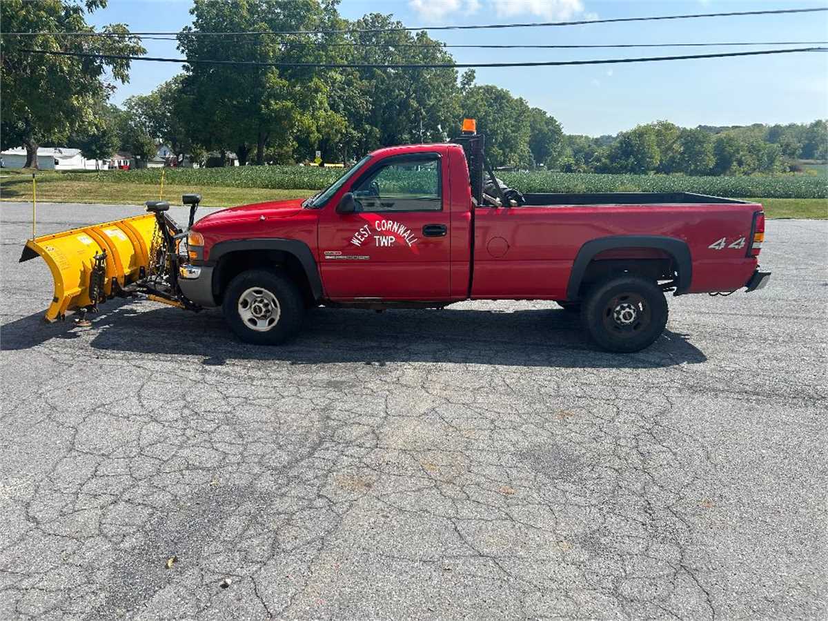 Photo of a 2005 GMC Sierra 2500