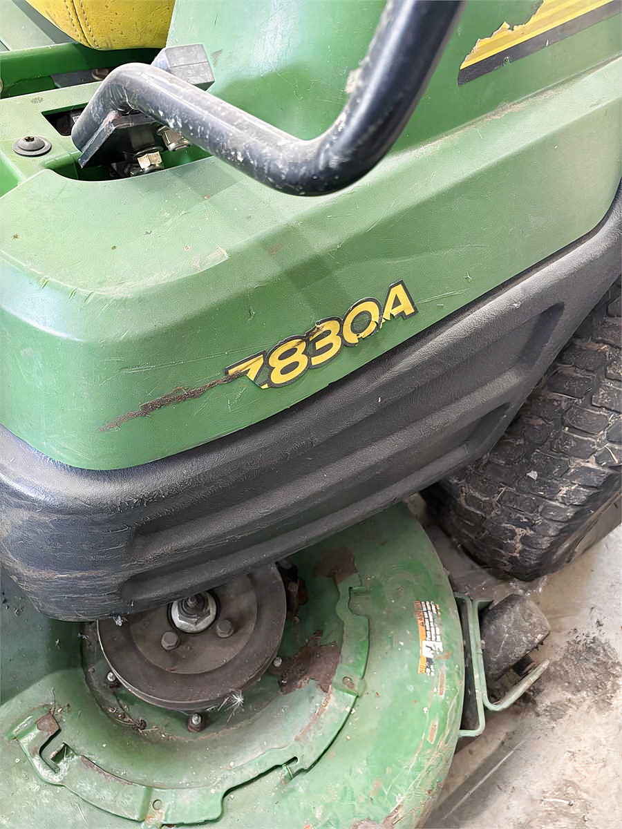 John Deere Zero- Turn Mower Z830A