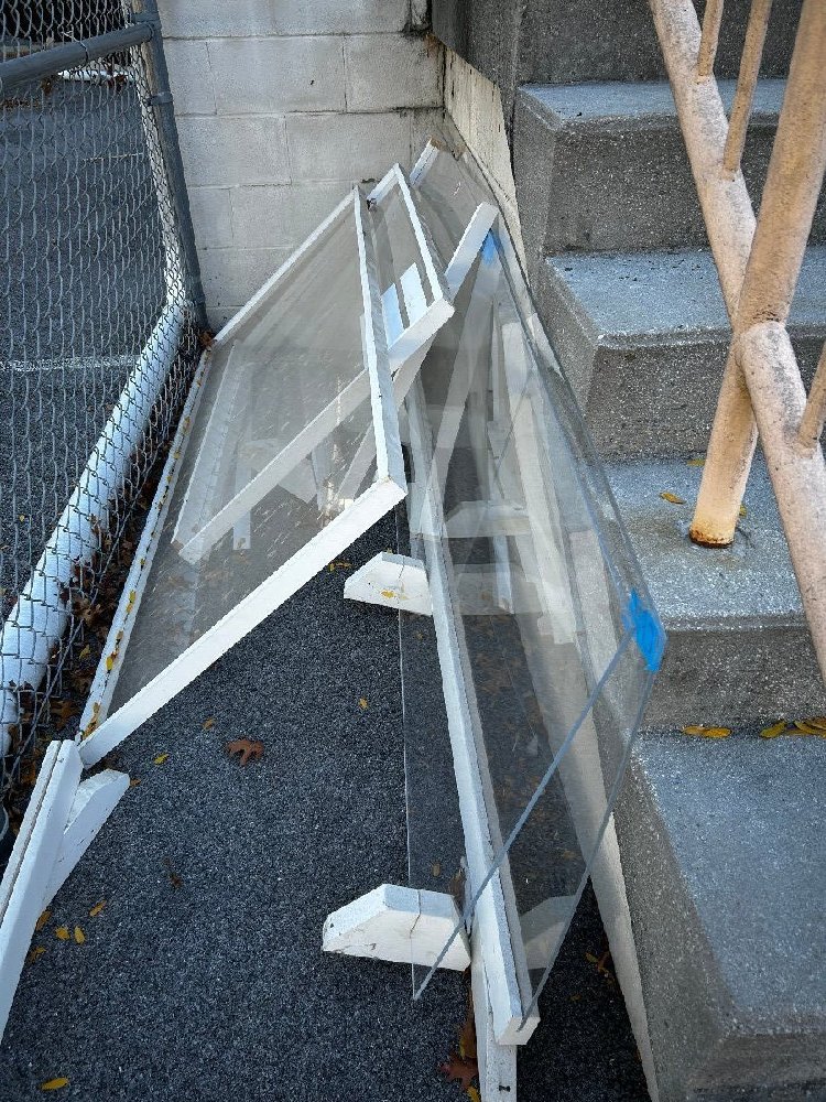 Acountis Panel Panels of Plexiglass | Municibid