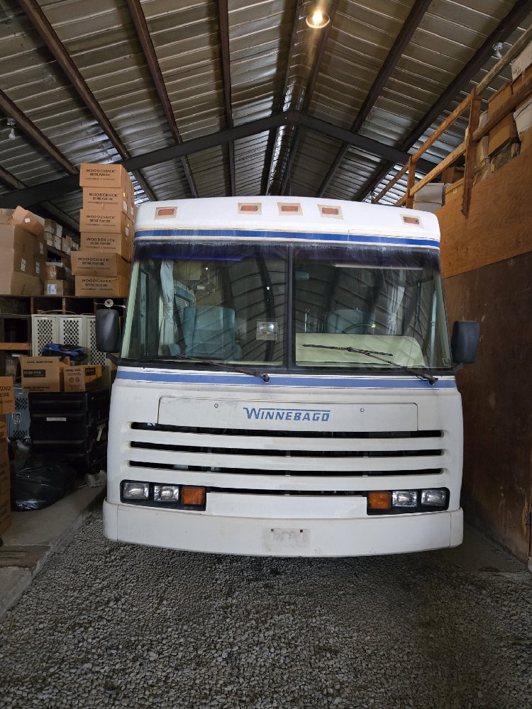 1993 WINNEBAGO MOTOR HOME