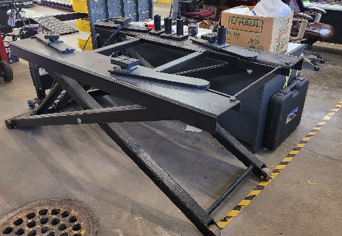 Challenger MR6 6,000-lb Mid-Rise Portable Lift