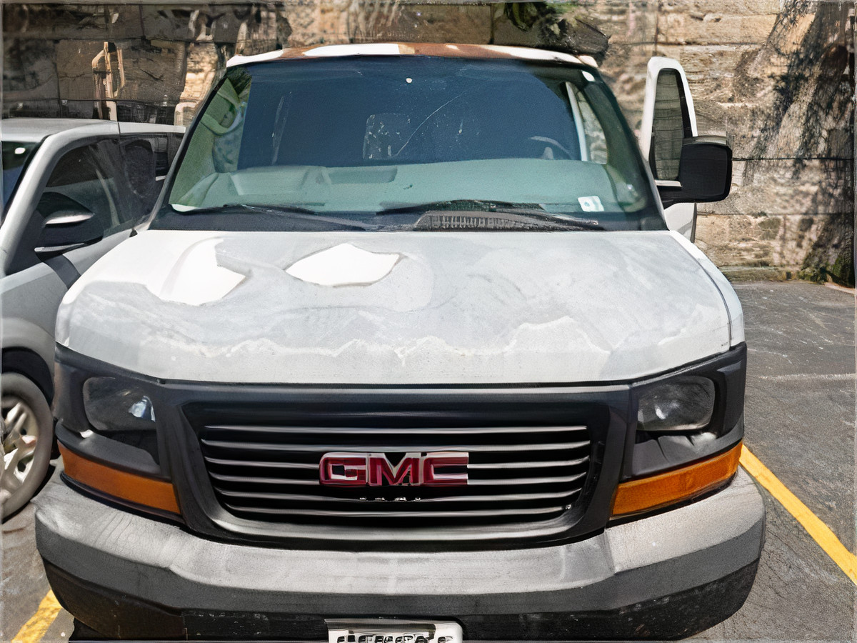 2010 GMC Savanna 2500 Cargo Van