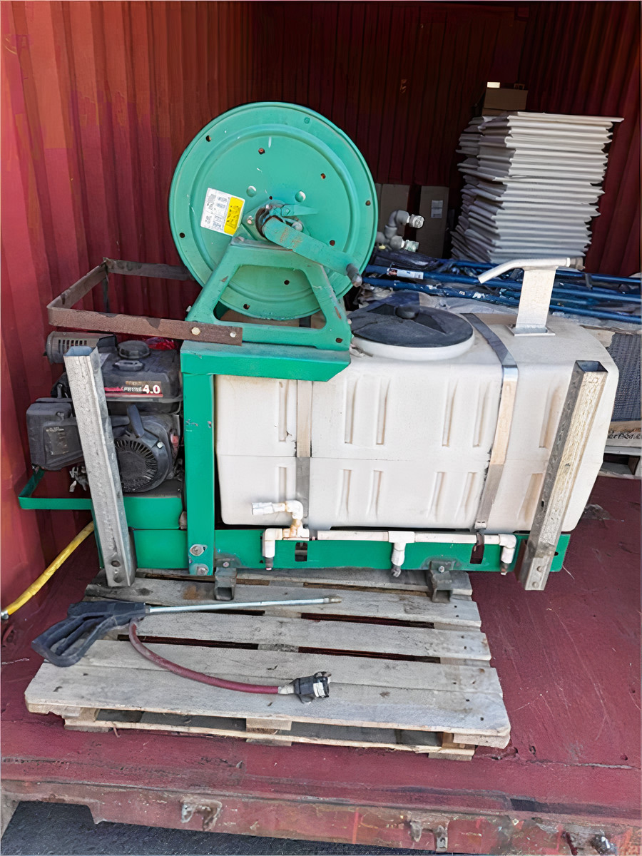 Lesco 50 Gal Sprayer