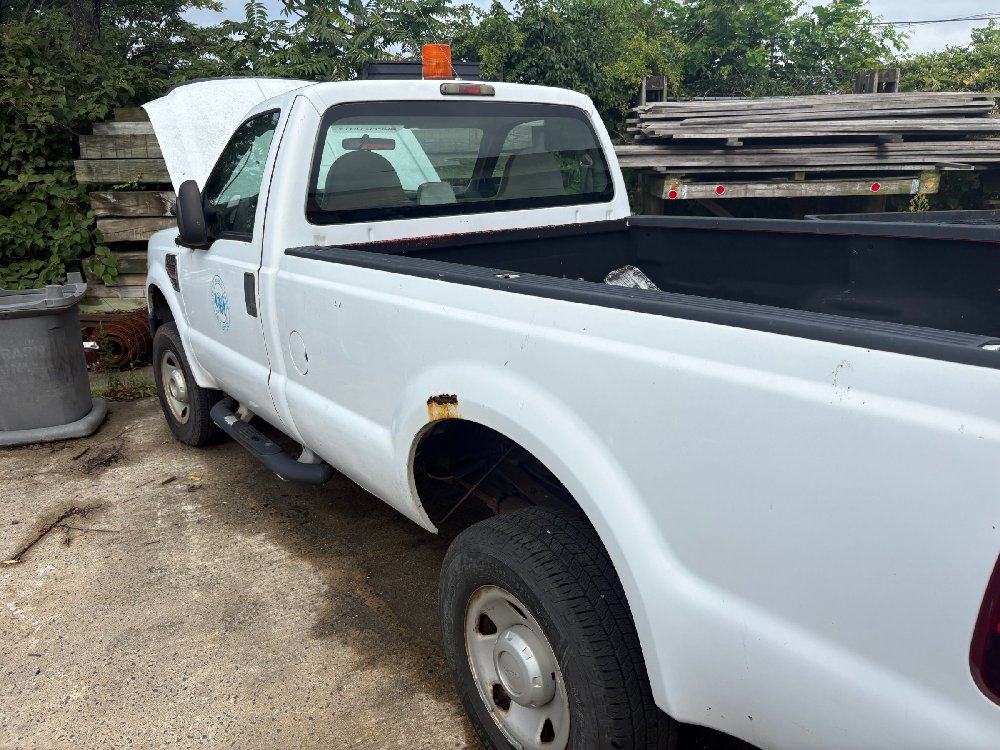 2008 Ford F-350 with BOSS Snow Plow