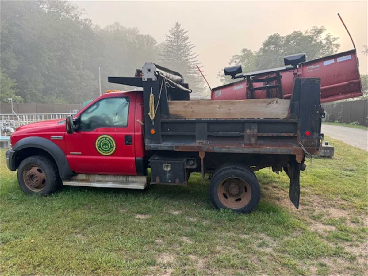 Photo of a 2005 Ford F550