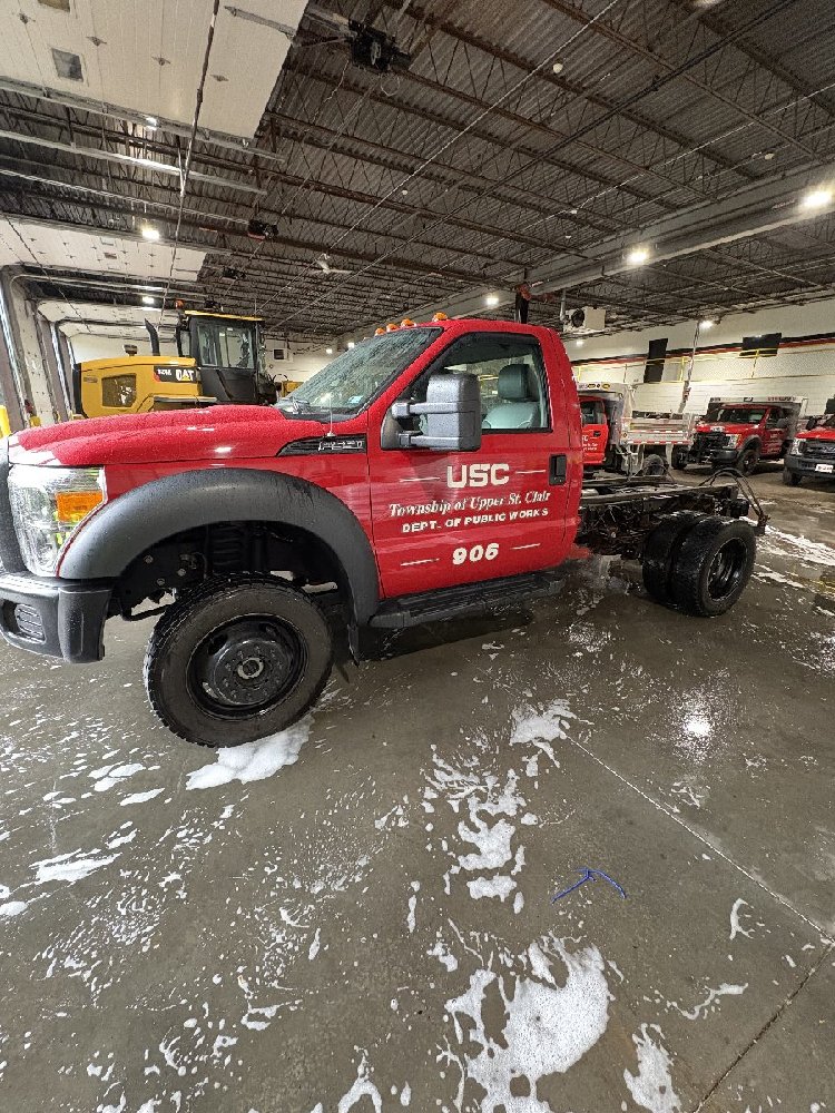 2015 Ford F550 XL 4x4 Super Duty Cab & Chassis Only