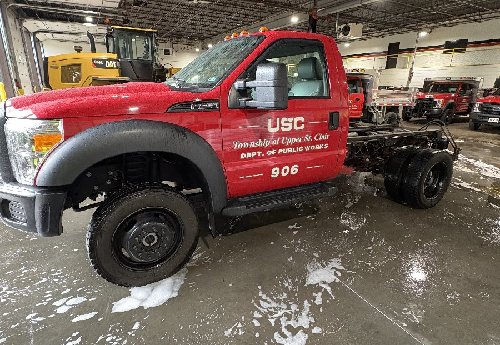 2015 Ford F550 XL 4x4 Super Duty Cab & Chassis Only