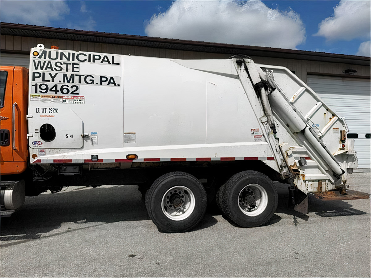 2013 20 Yard New Way Rear Load ...