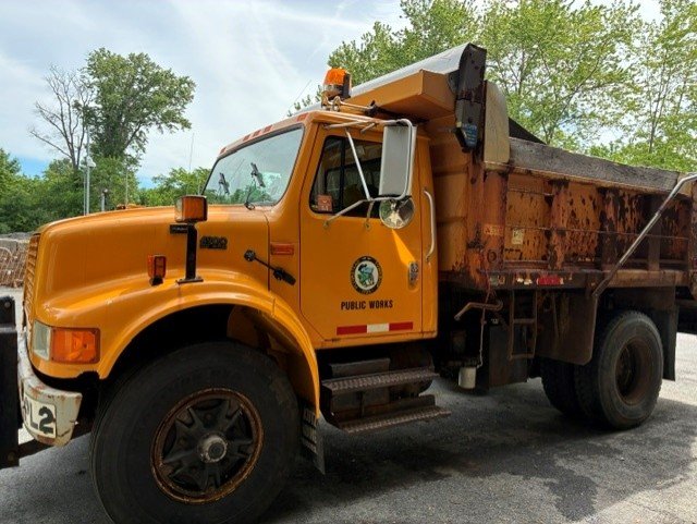 International 6-Wheel Dump Truck with Salt Spreader & Snowplow
