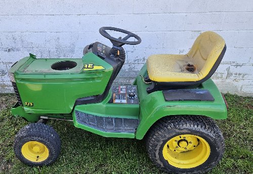 2000 John Deere 325