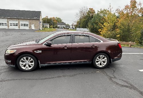 2012 Ford Taurus Sedan