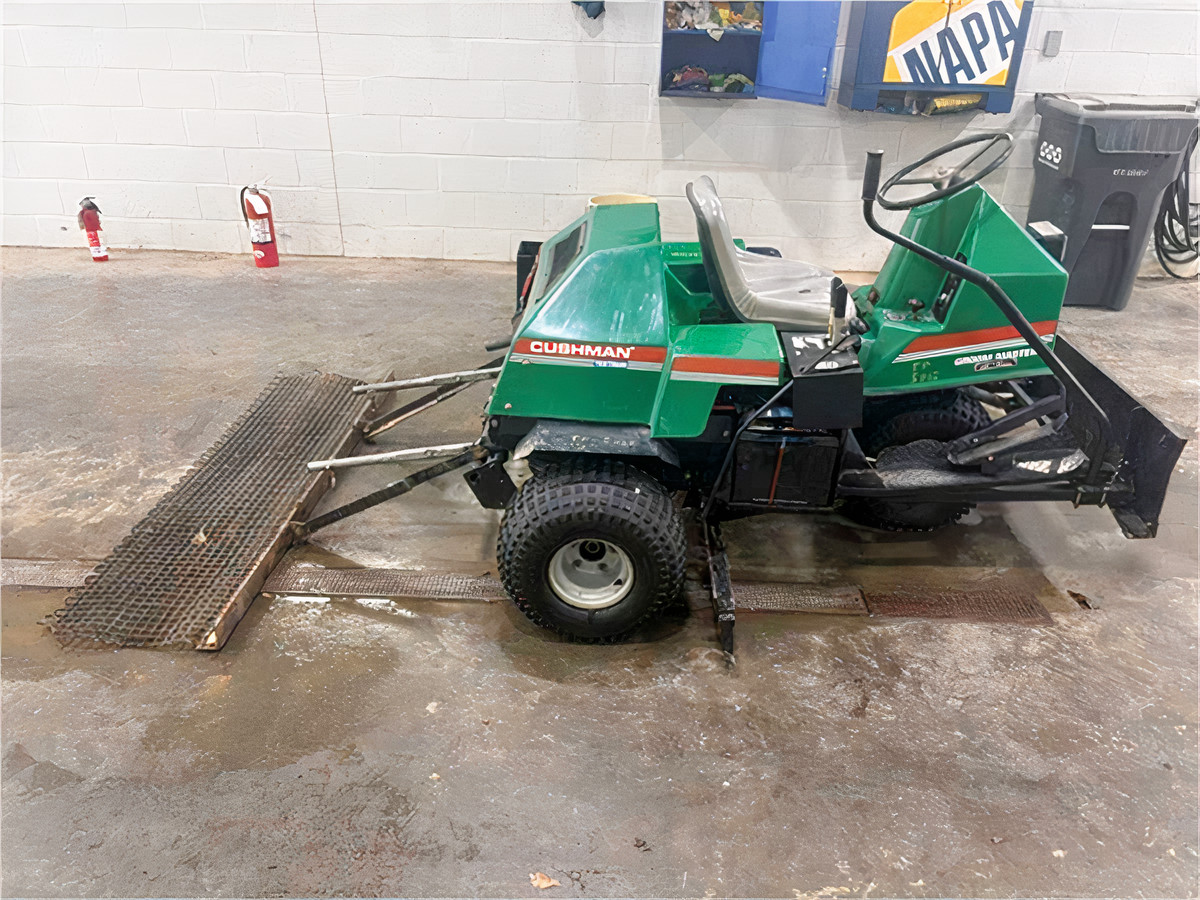 2001 Cushman Field Dresser