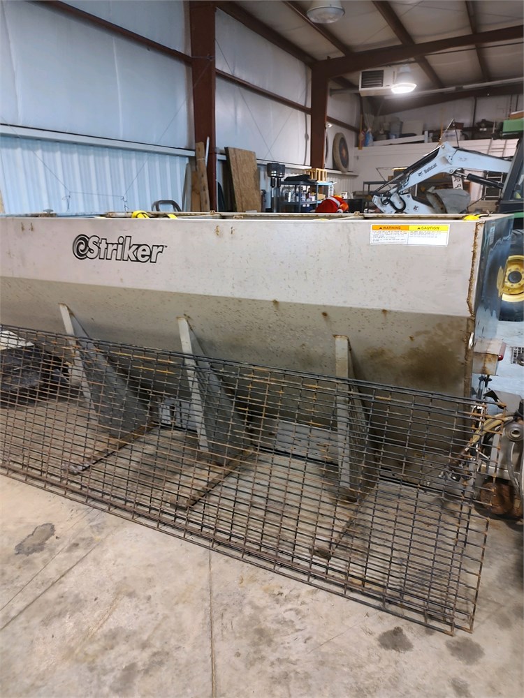 Western Striker Spreader