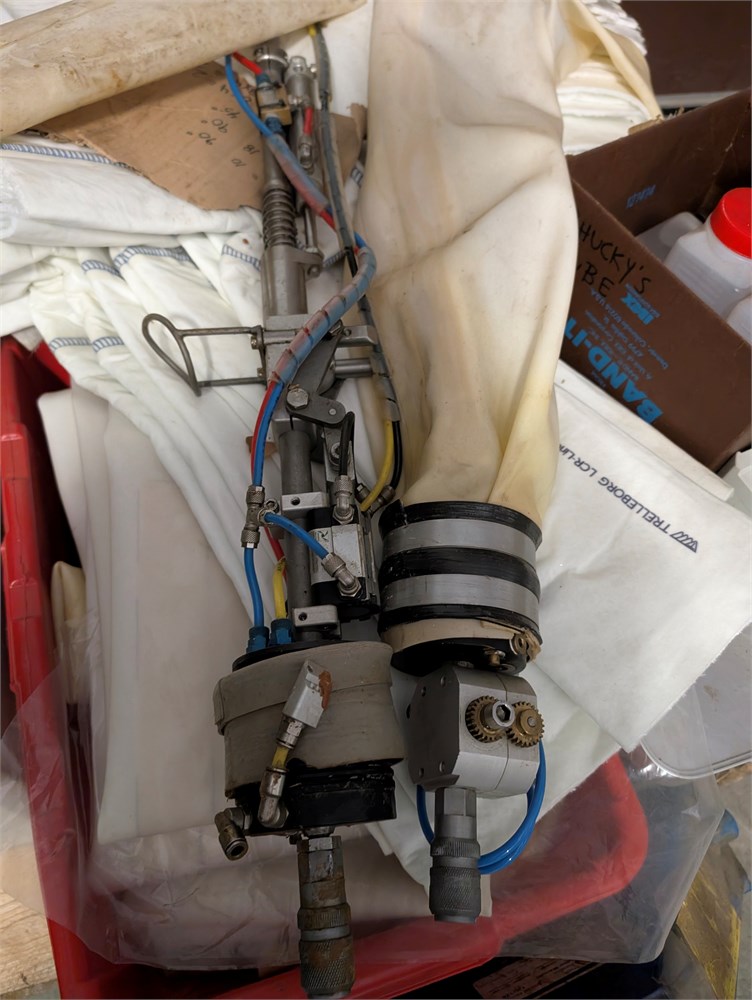 Lateral lining equipment (LCR) (8" main and 4" laterals)