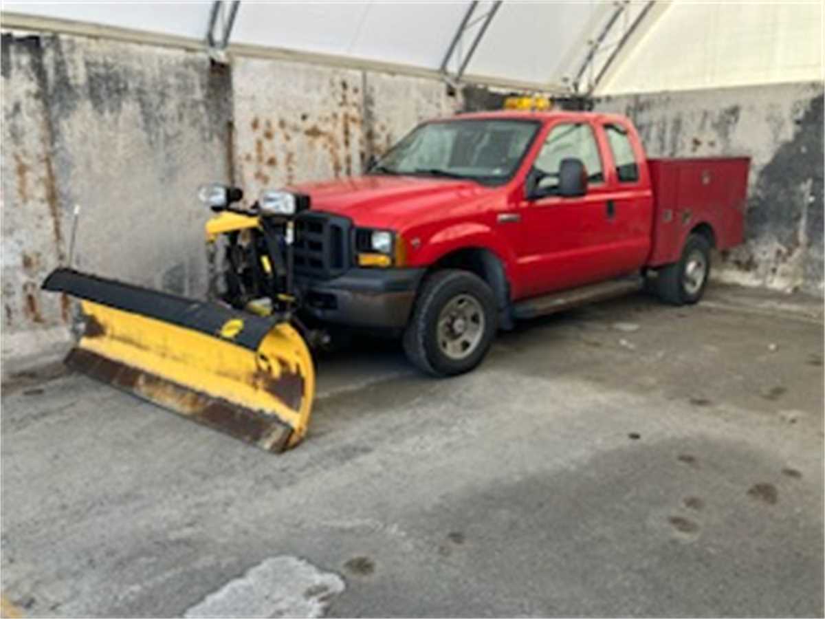 2007 Ford 350 Super duty V10 w/ Utility Box & 8' Fisher Plow Online ...