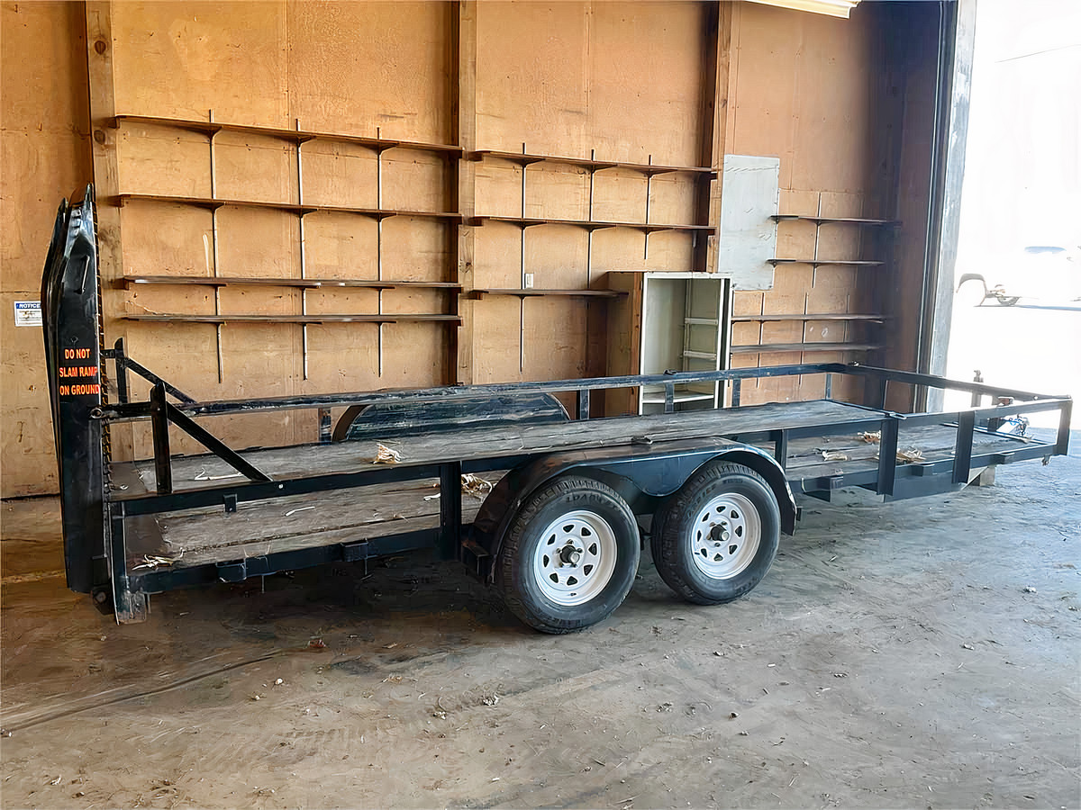 2001 Pequea 18' Trailer