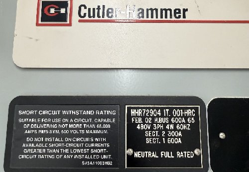 CUTLER-HAMMER FREEDOM SERIES 2100 MCC + TWO SV9000 VFDs — COMPLET