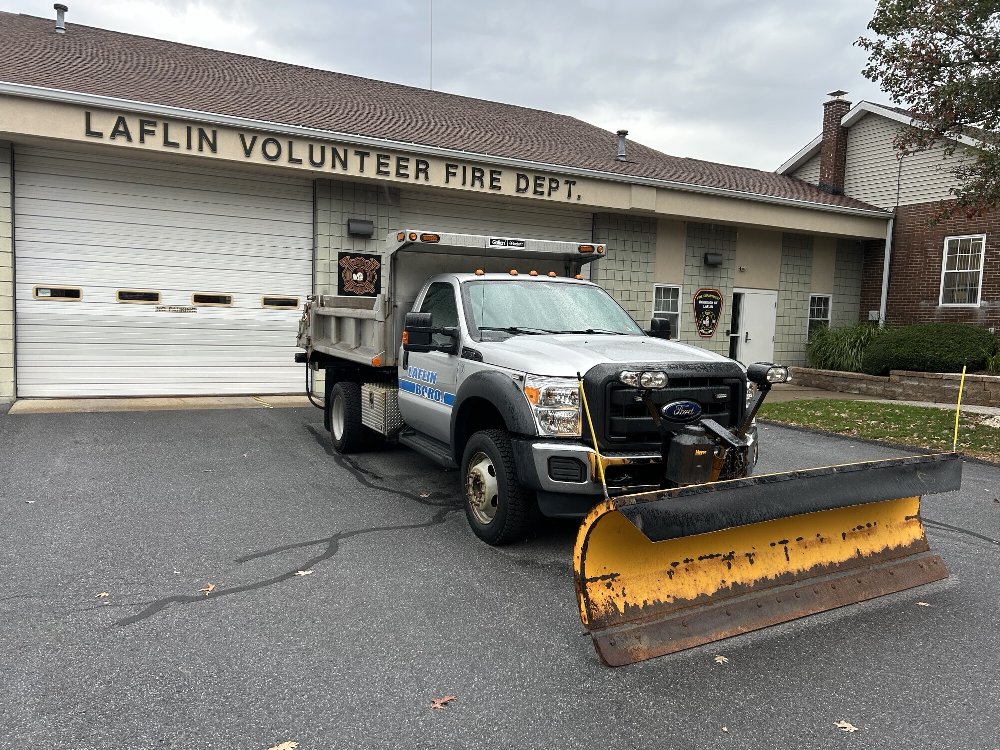 2016 Ford F550 Plow Truck with Dump Body & 9' Plow