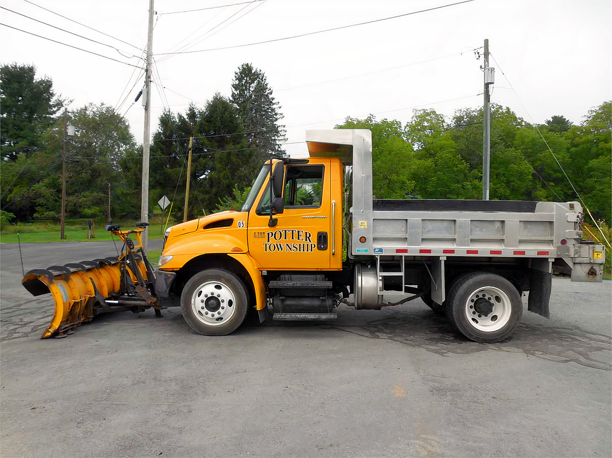 2005 International 4300 4x2