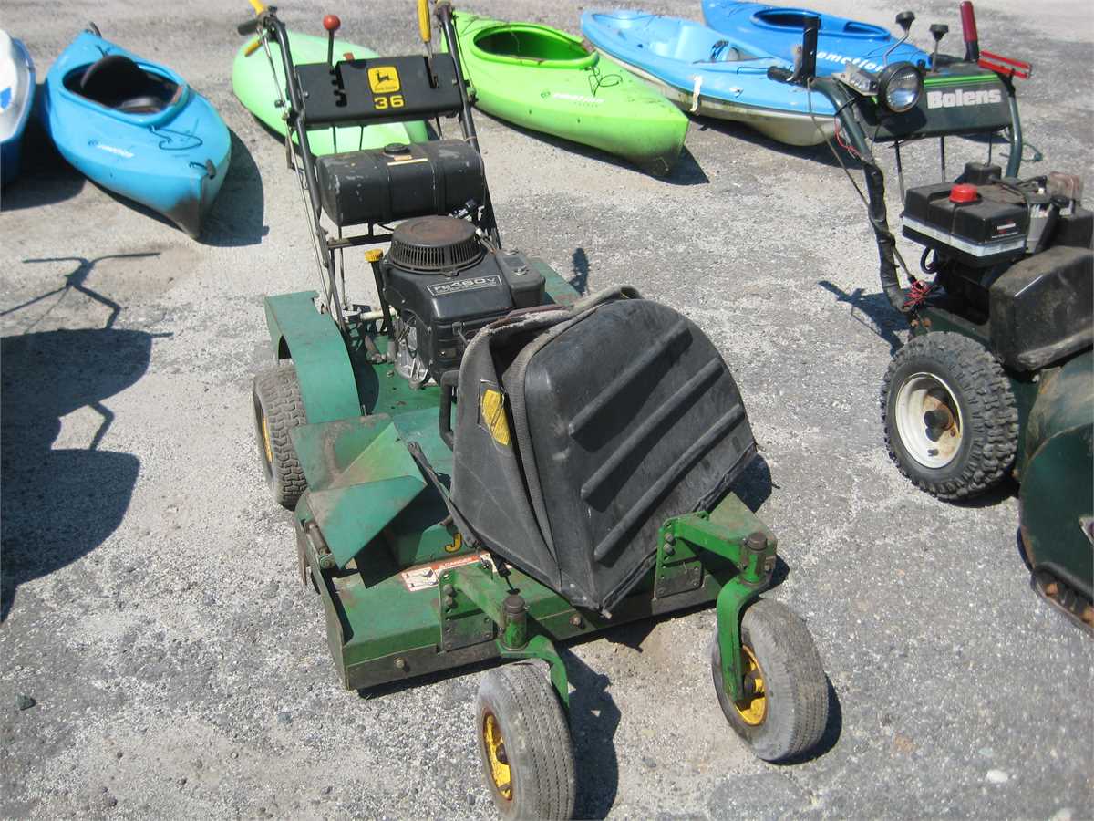 John Deere 36 inch self propelled mower Online Government Auctions