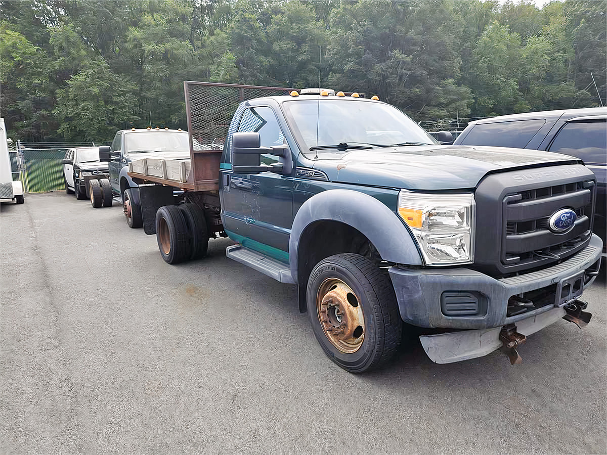 2011 Ford F550 6.8L Gas 4WD Flatbed 9ft Western Plow 76,922 Miles
