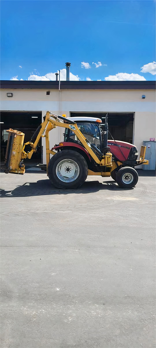 2004 Case MXU 100 2WD Roadside Mower