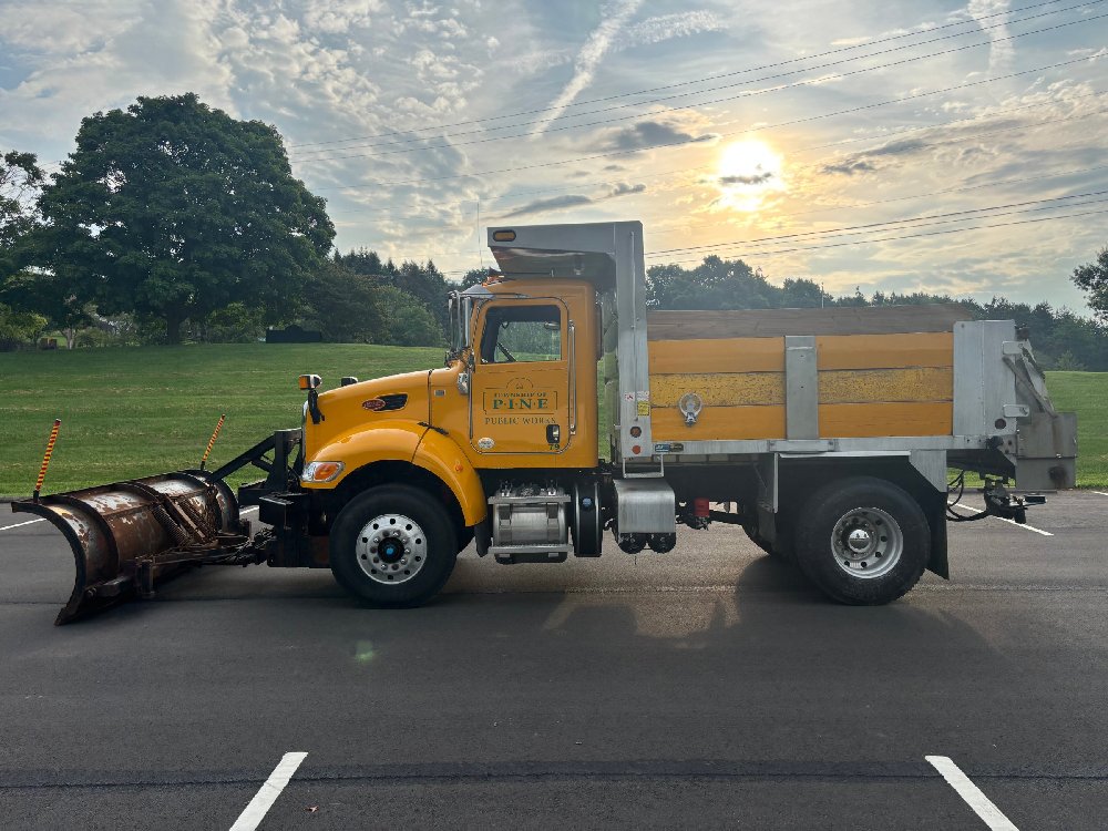 2014 Peterbilt 348 4x2