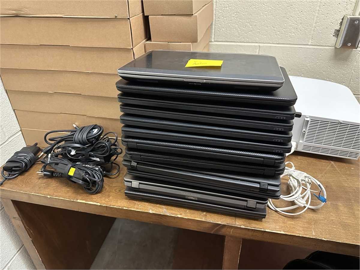 Model 8913 Computer 12 Various Model Laptop Computers Online Government Auctions of ...