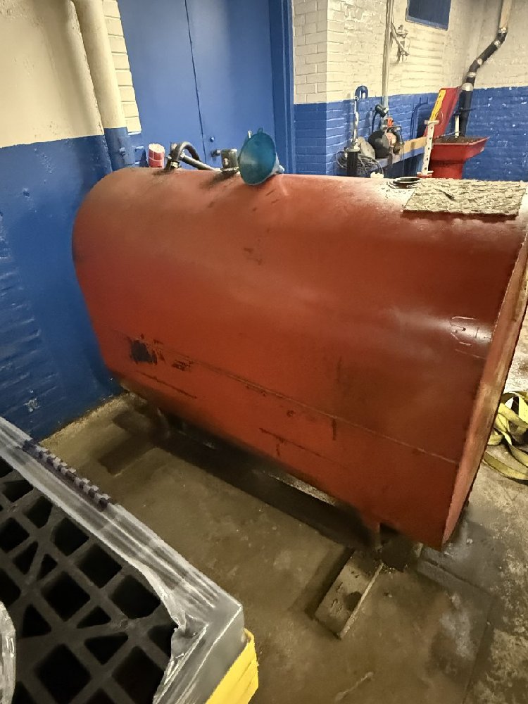 275 GALLON OIL TANK
