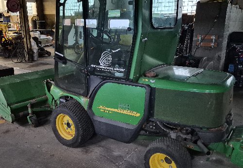 John Deere 1445 Mobile 26 plus attachments