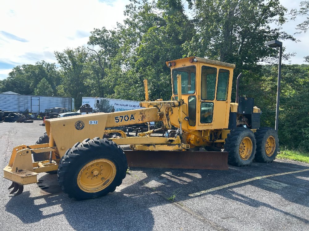 1973 John Deere 570A Grader
