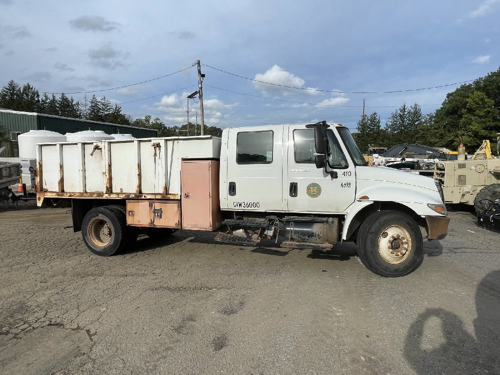 2003 INTERNATIONAL 4400