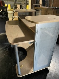 Computer/office desk