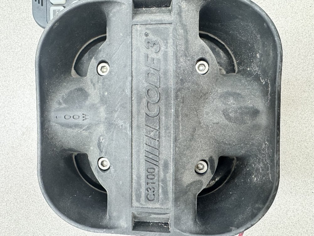 Code 3 Model C3100 Siren Speaker & Model 3599L5 Controller