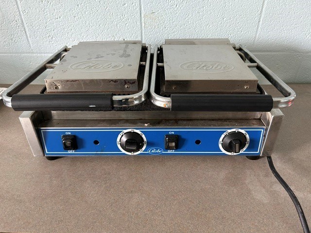 Globe Panini Grill
