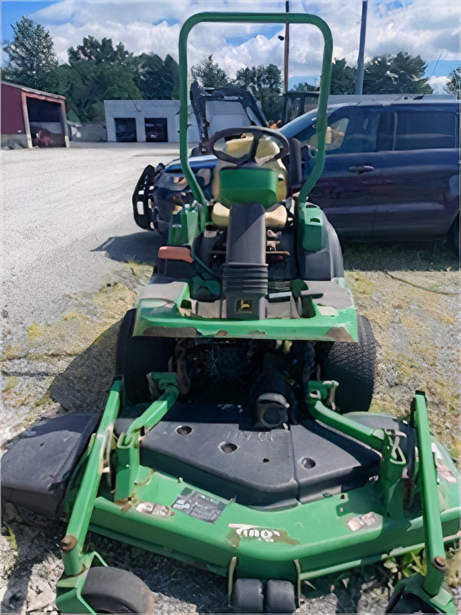 John Deere 1435 4x4 Riding Mower 72 in. Deck
