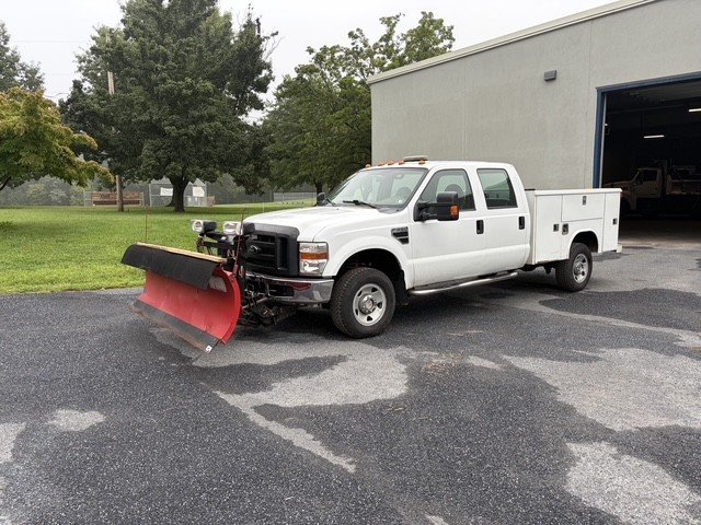 Selling 2010 Ford F-250 4x4 w/Plow