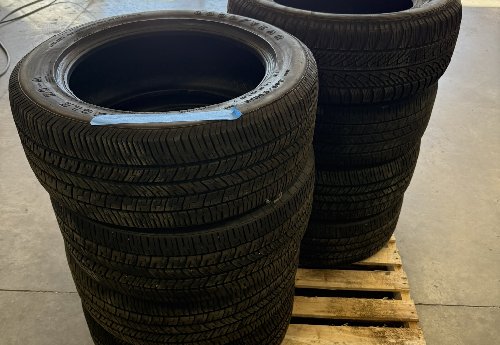 Tire lot 1 245/55R18
