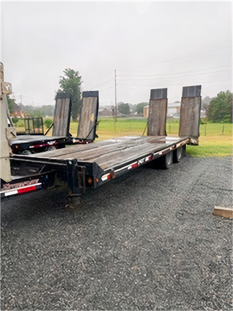 2015 Interstate 24DT Equipment Trailer