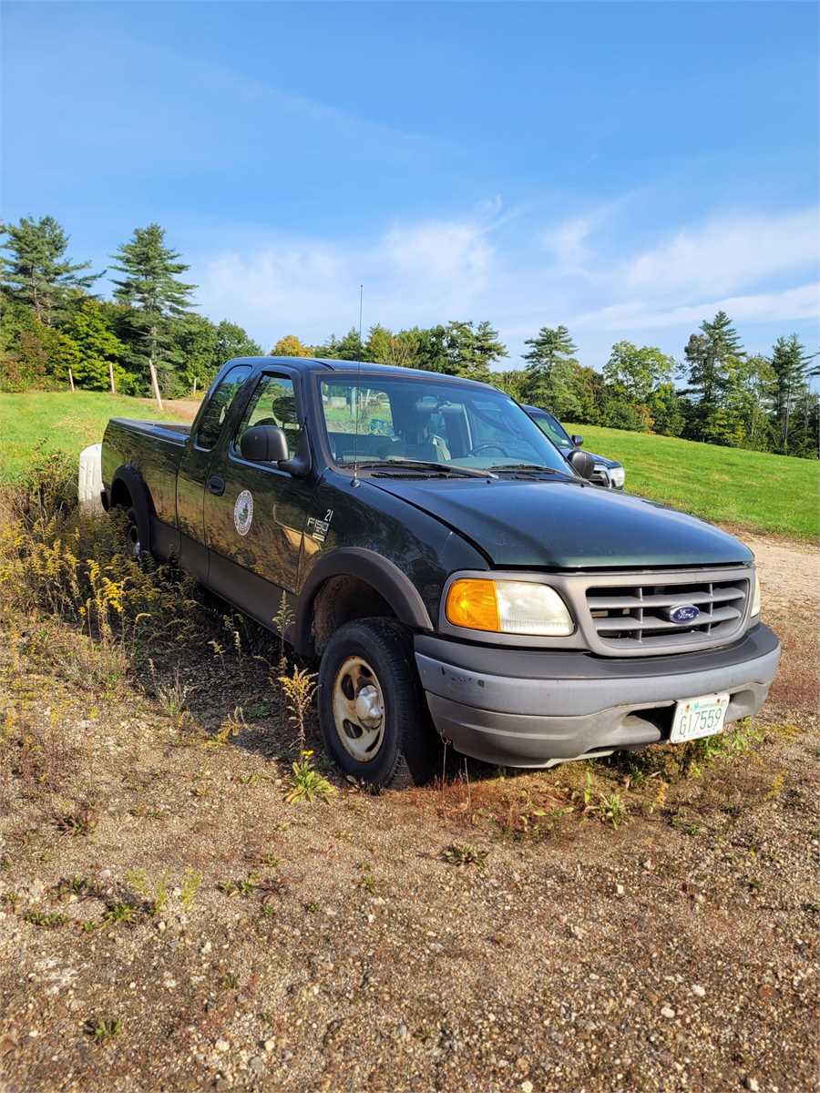 Photo of a 2004 Ford F350