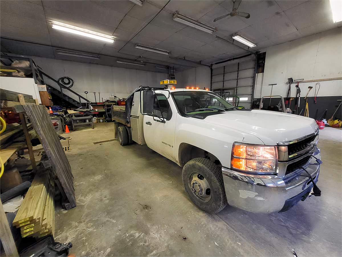 2007 Chevy 3500 Dump Truck