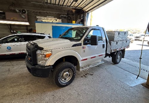 2011 FORD F-250 4X4 flatbed truck