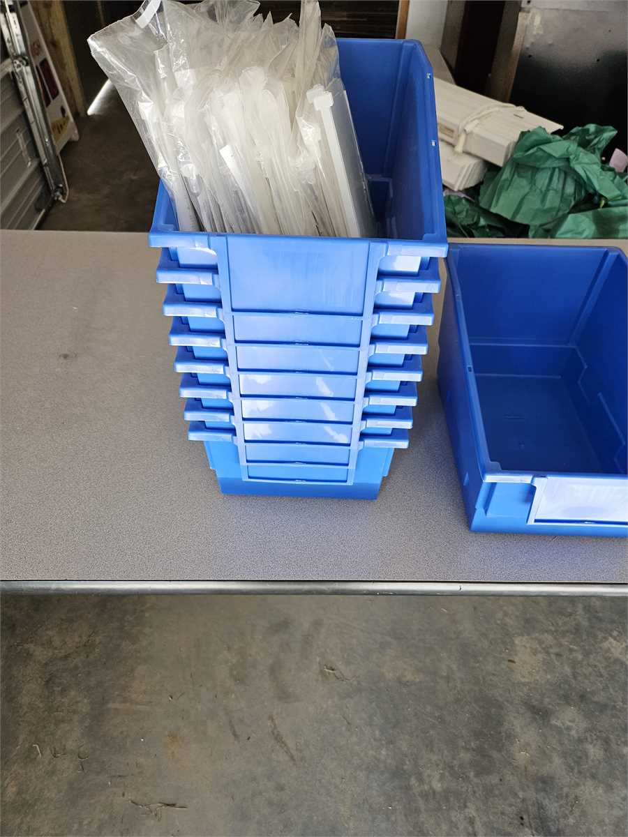 9 new storage containers with dividers Online Government Auctions