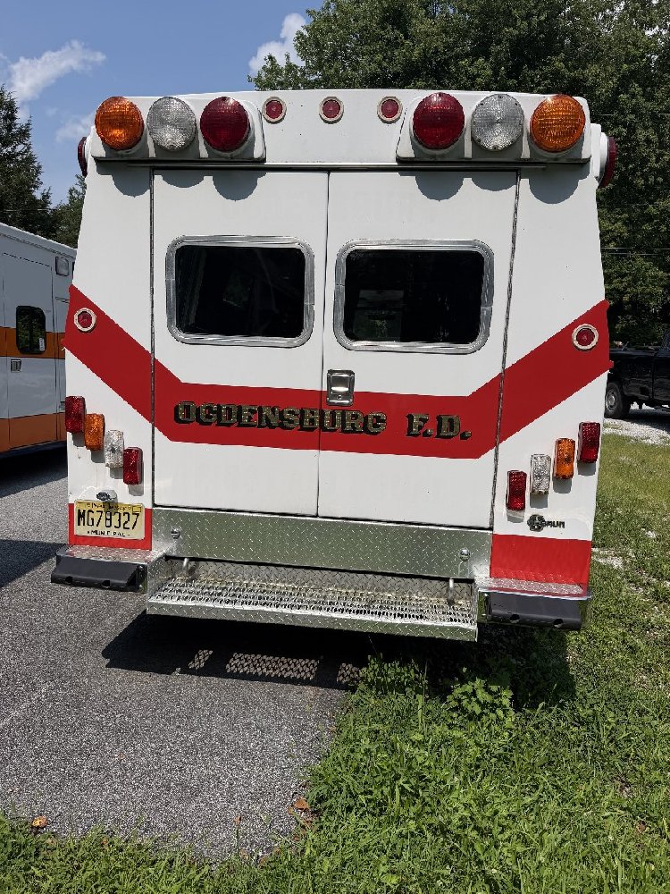 1990 Ford E350 Ambulance / Fire Utility Vehicle | Municibid