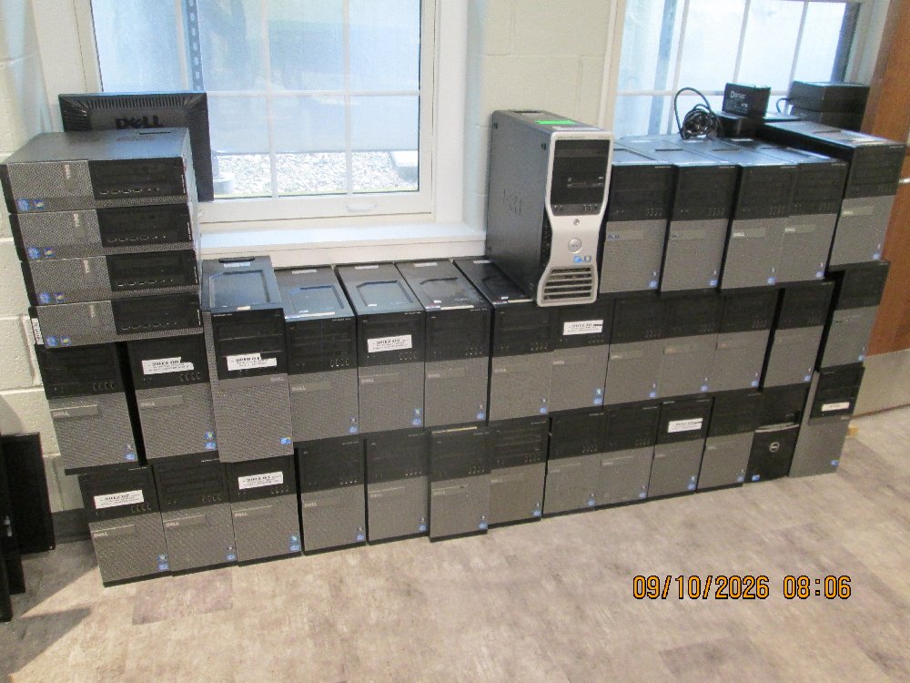 Lot of old Computers / Monitors