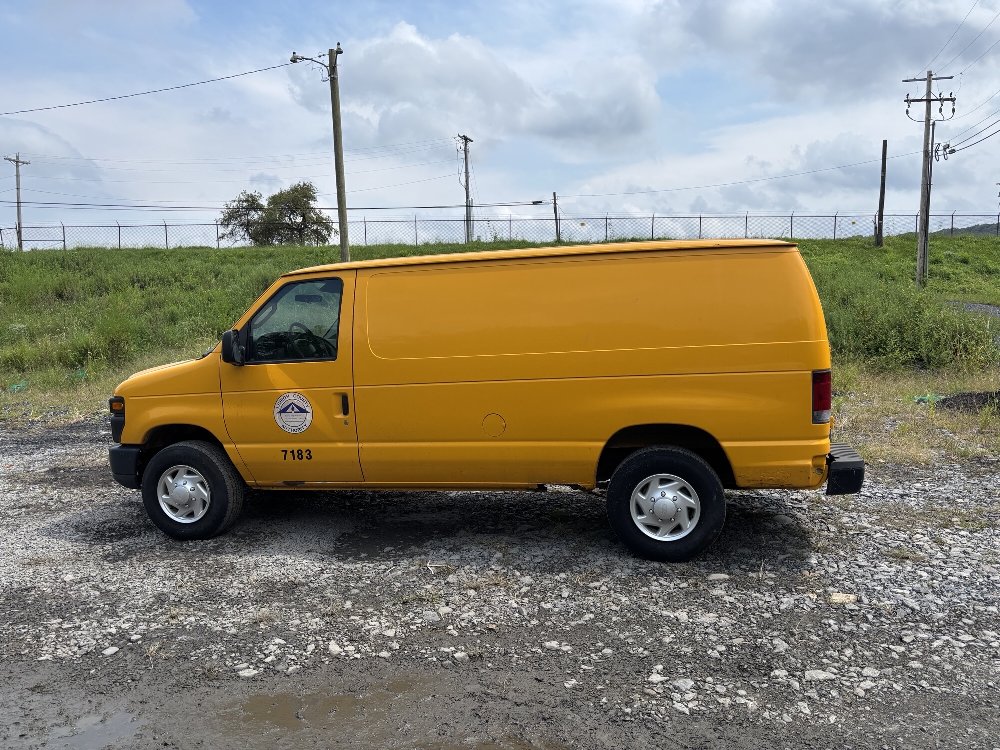 2008 FORD E-250 CARGO VAN