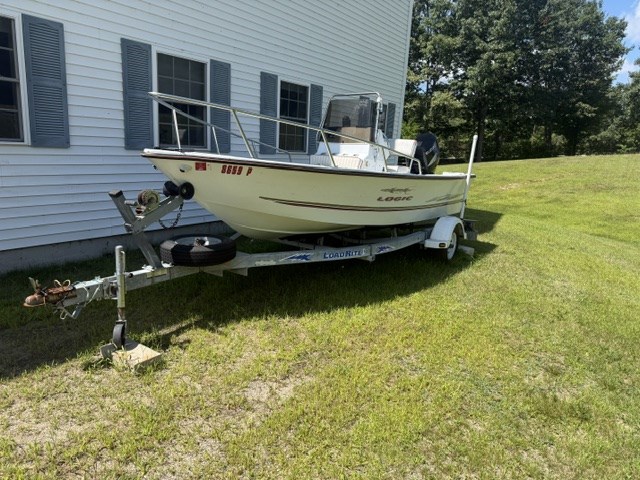 2001 White Logic Boat